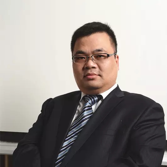 绿城董事长是谁_我是谁我在哪图片(3)